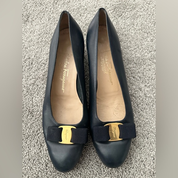 Salvatore Ferragamo Shoes - Salvatore Ferragamo Boutique Leather  Pumps Navy Low Heel 9.5 B